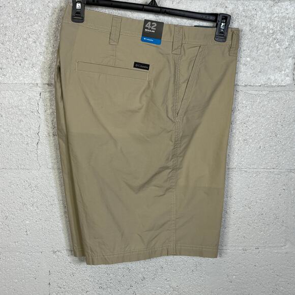 Columbia Men's Washed Out 10" Cotton Shorts, Fossil light tan, 42W - Picture 3 of 6